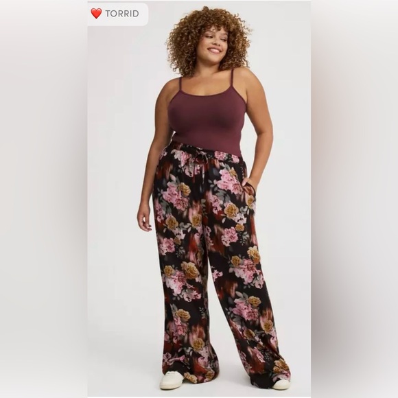 torrid Tops - NWT Torrid M/L Foxy Cami Tank Top Sassafras Size 00